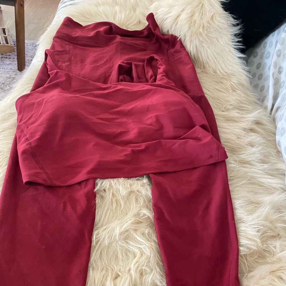Old Navy Active women’s 2 piece workout set. Newer.